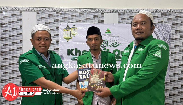 Dr. Naghfir Wakafkan Buku untuk GP Ansor Sumenep, Tegaskan Penguatan Literasi Kader